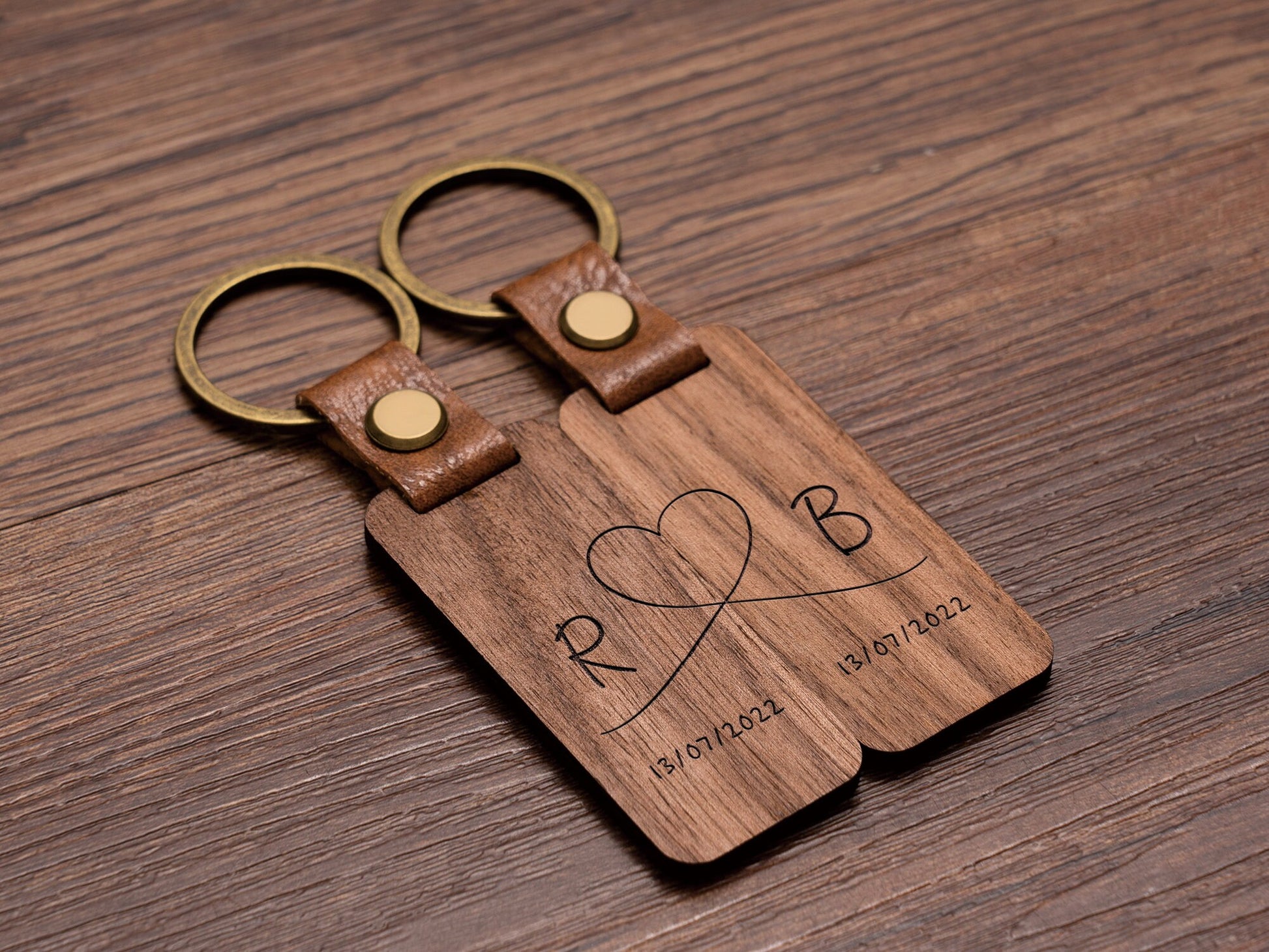 Personalised Wood Couple Keychain, Engraved Keyrings for Couple, Gift For Boyfriend / Husband, 5TH Anniversary Gift, Housewarming Party Gift
