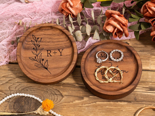 Personalized Round Wood Ring Dish, Gift for Her, Engagement Ring Holder, Wedding Ring Dish, Wedding Gift, Newlywed Gifts, Anniversary Gifts