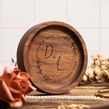 Personalized Round Wood Ring Dish, Gift for Her, Engagement Ring Holder, Wedding Ring Dish, Wedding Gift, Newlywed Gifts, Anniversary Gifts
