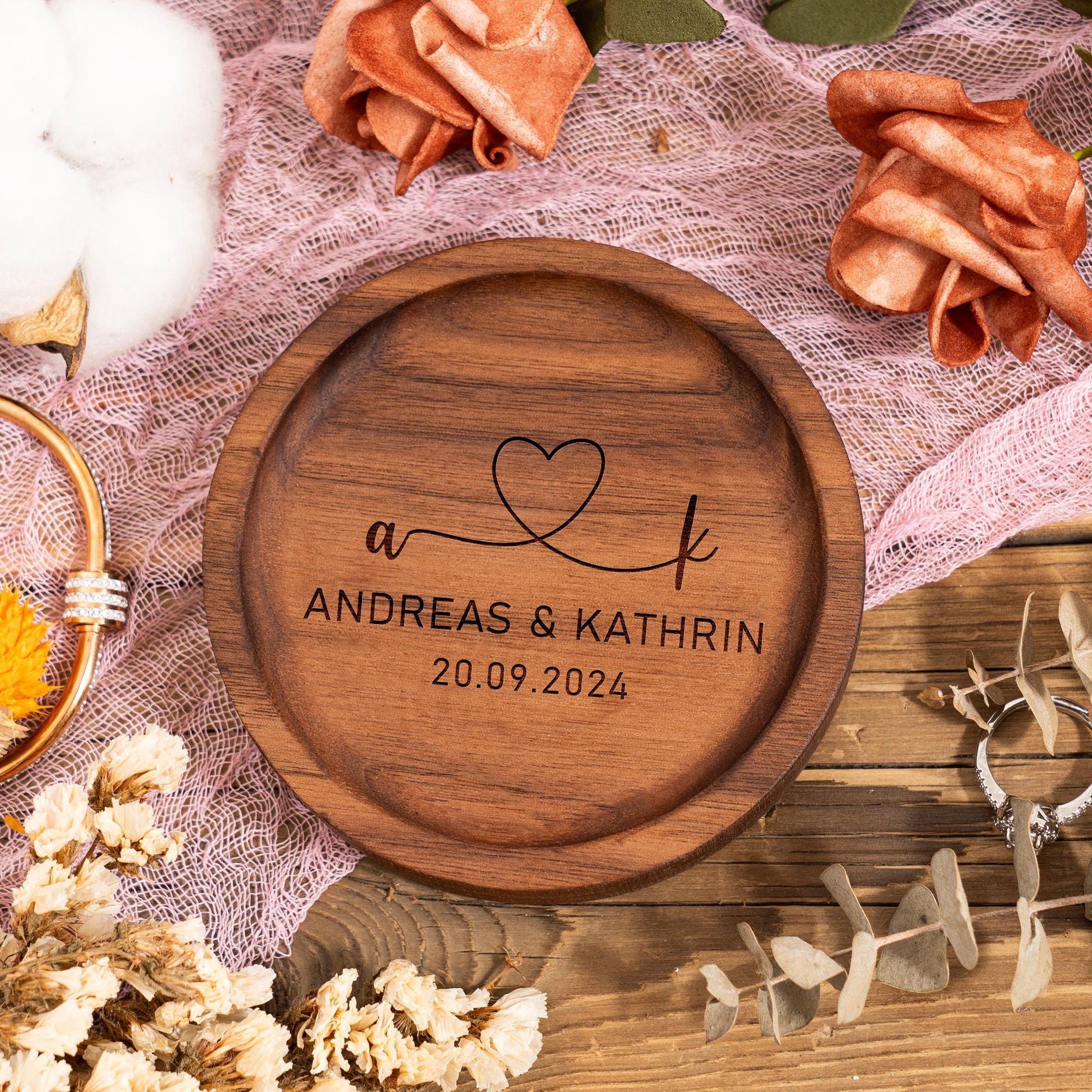 Personalized Round Wood Ring Dish, Gift for Her, Engagement Ring Holder, Wedding Ring Dish, Wedding Gift, Newlywed Gifts, Anniversary Gifts