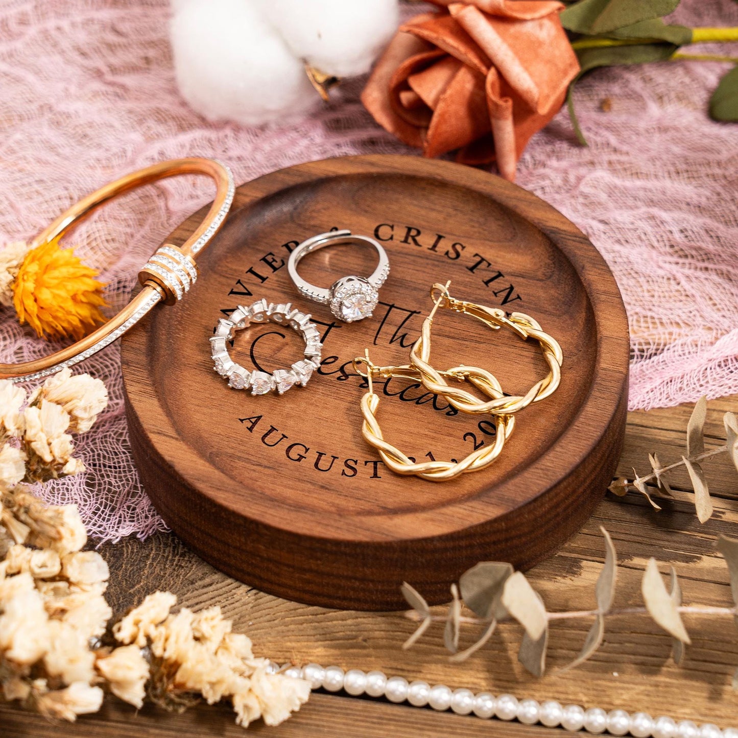 Personalized Round Wood Ring Dish, Gift for Her, Engagement Ring Holder, Wedding Ring Dish, Wedding Gift, Newlywed Gifts, Anniversary Gifts