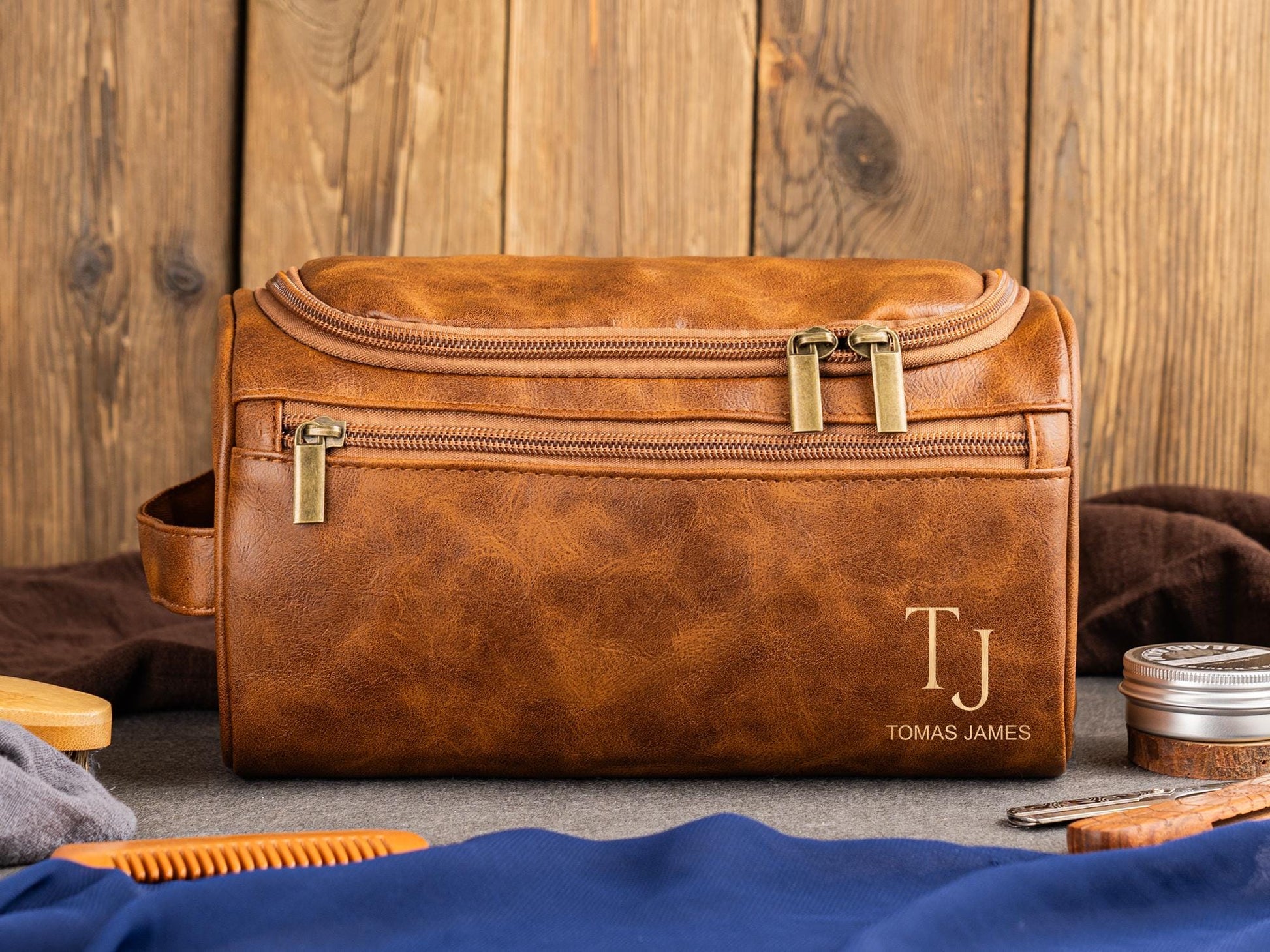 Personalized Men's Leather Toiletry Bag, Groomsmen Gifts, Dopp Kit Men's Leather Accessory, Anniversary Gift for Him, Christmas Gift for Men