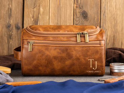 Personalized Men's Leather Toiletry Bag, Groomsmen Gifts, Dopp Kit Men's Leather Accessory, Anniversary Gift for Him, Christmas Gift for Men