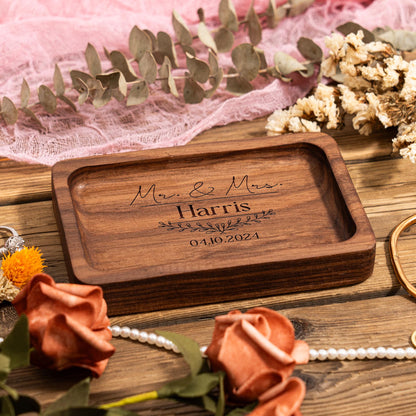 Personalized Rectangle Wood Ring Dish, Engagement Ring Holder, Custom Wedding Ring Dish, Wedding Gift, Anniversary Gifts, Gifts for Newlywed