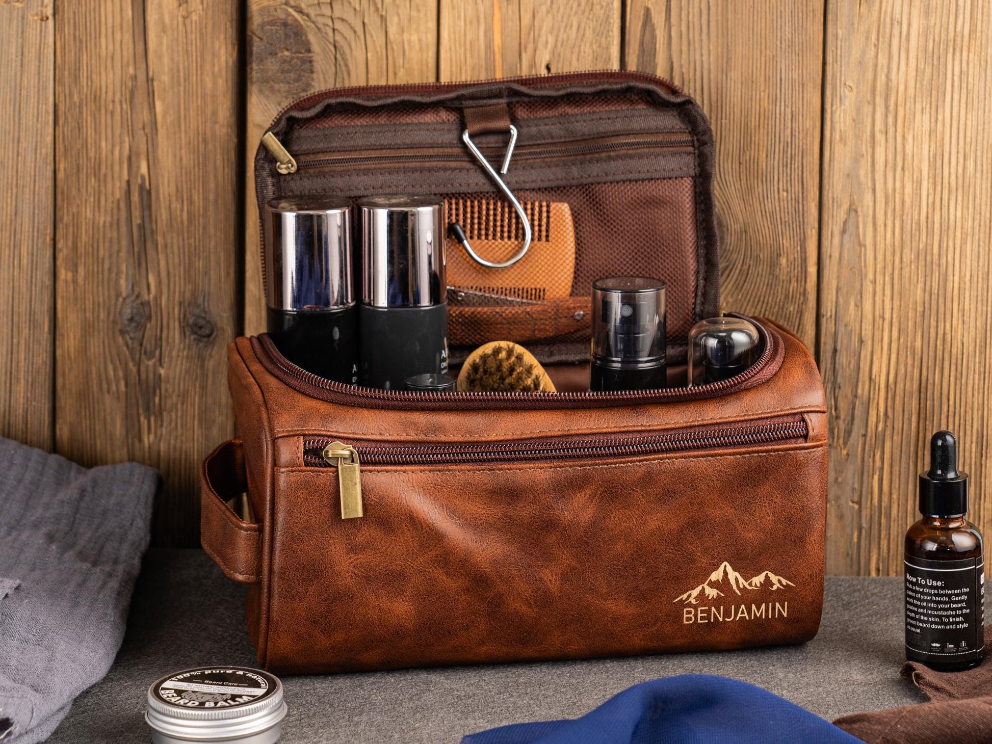 Personalized Men's Leather Toiletry Bag, Groomsmen Gifts, Dopp Kit Men's Leather Accessory, Anniversary Gift for Him, Christmas Gift for Men